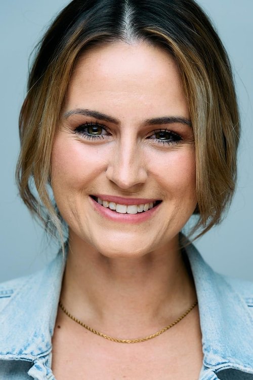 Mariah Hardy as Sophie