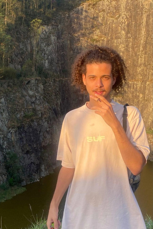 Vinicius Romero as Joaquim Jovem