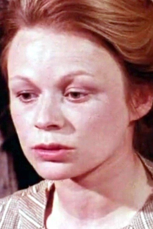 Françoise Bette as Monique