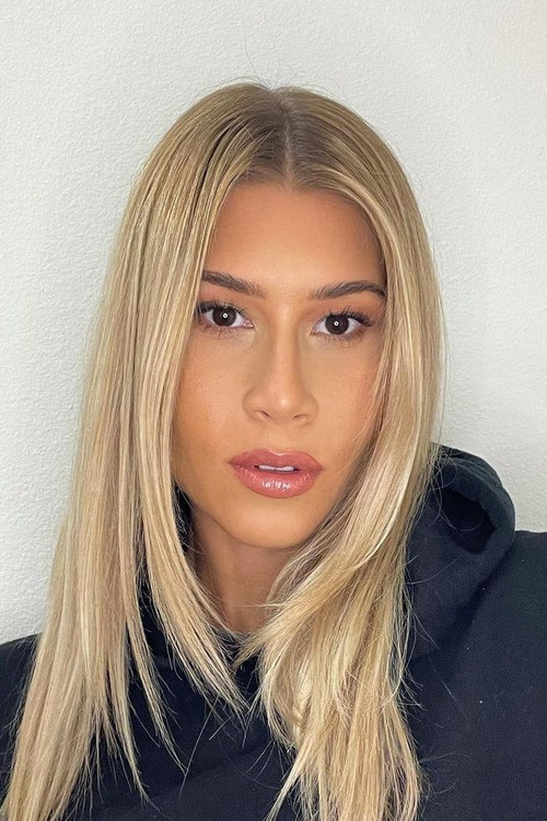 Alexandra Nair as Lexy Nair