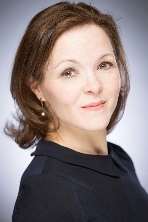 Vanessa Palmer as Lise's Friend