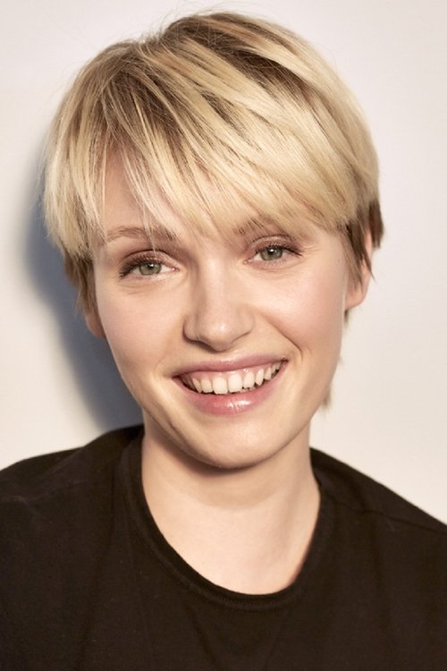 Caterina Shulha as Petra