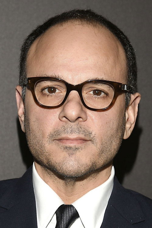 Robert Salerno as Ray