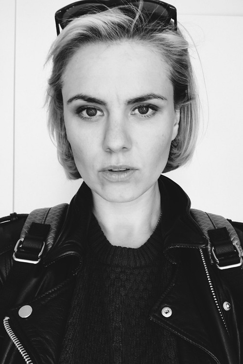 Aleksandra Shevchenko as Sekretarsha Mishi