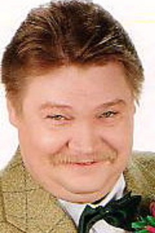 Nikolay Bandurin as KGB Colonel Dynin