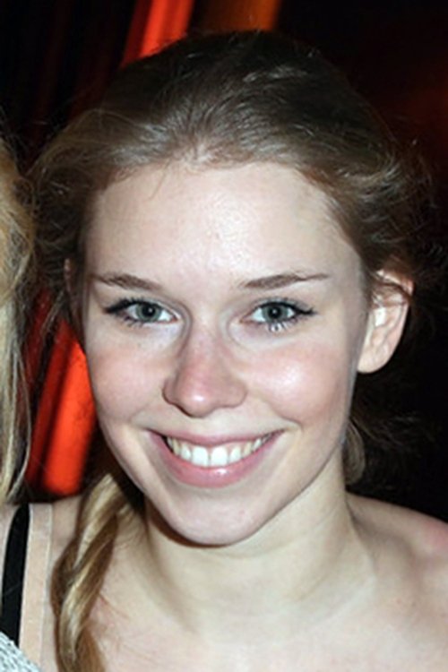 Theresa Vilsmaier as Maria