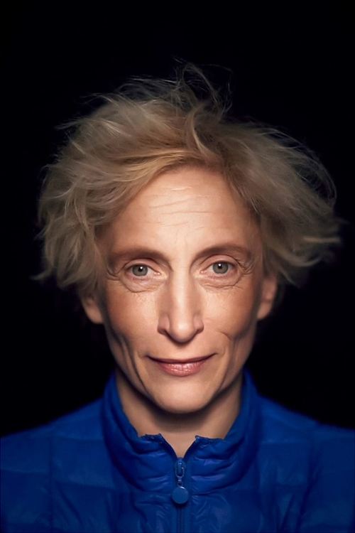 Małgorzata Hajewska-Krzysztofik as Helena, żona Derra