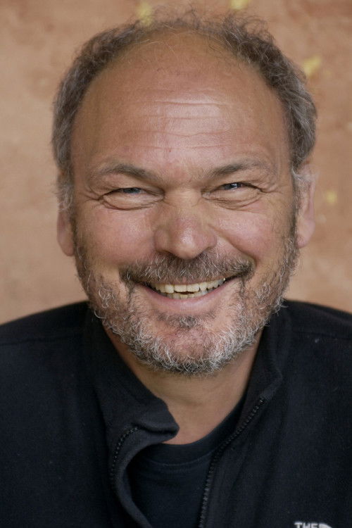 Georg Feils as Narrator