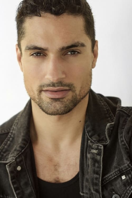 Darien Martin as Dylan