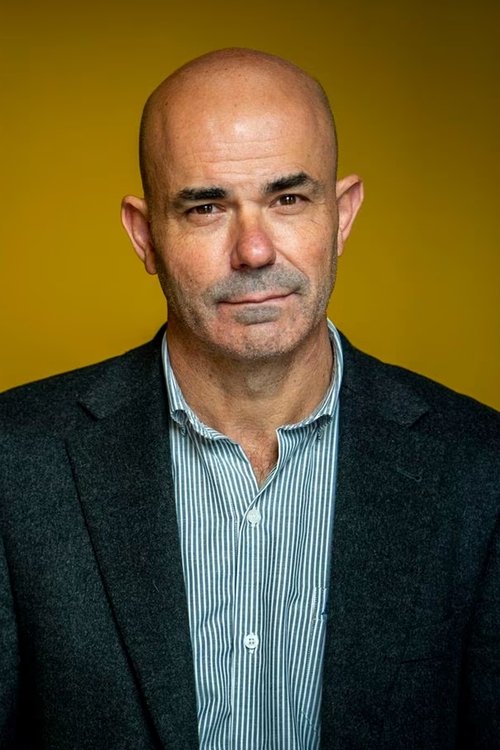 Eduardo Sacheri as Himself (voice)