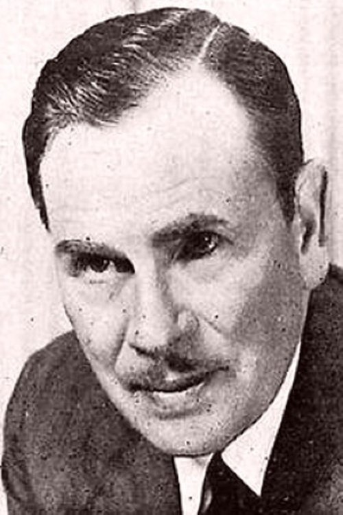 Wallis Clark as Inspector Gil Pottle