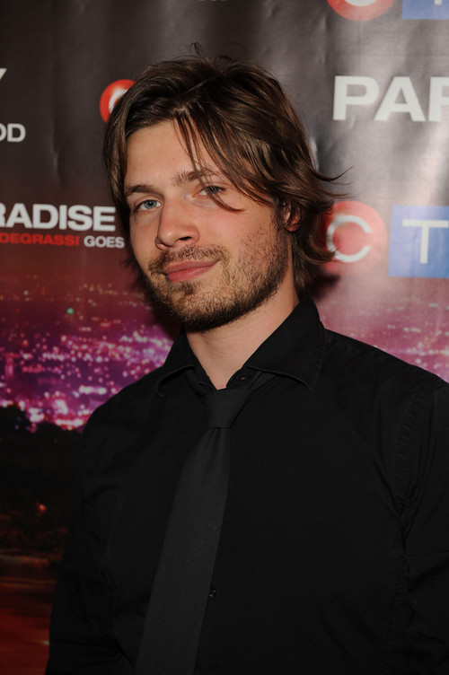 Mike Lobel as Ditz's Date