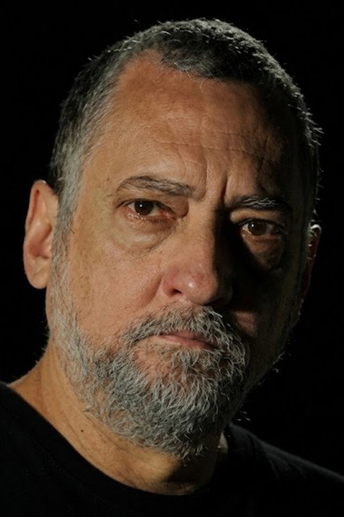 Junior Prata as Padre Souza