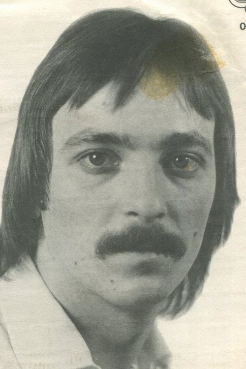 Achim Gunske as Gangster