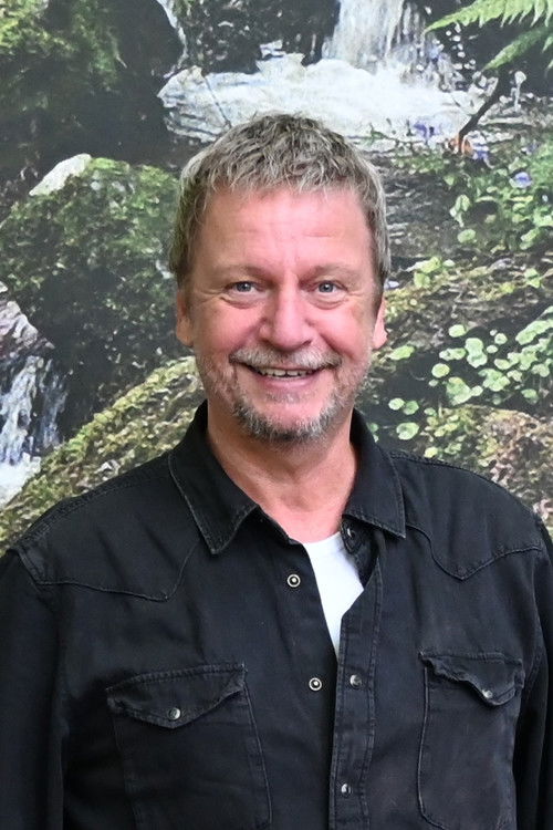 Anton van Stekelenborg as Bing