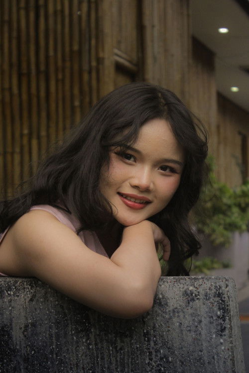 Fathimah Tan as Santi