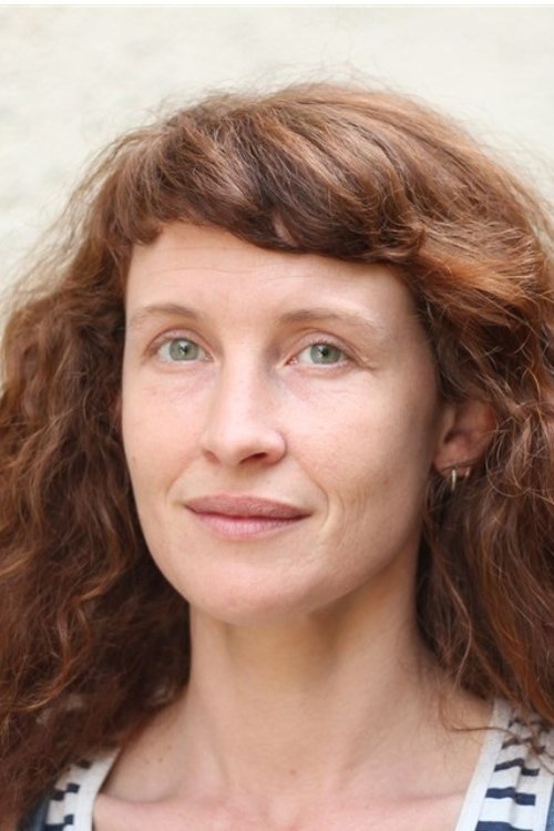 Manue Fleytoux as Mother