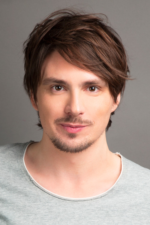 Guillermo Guiz as Self