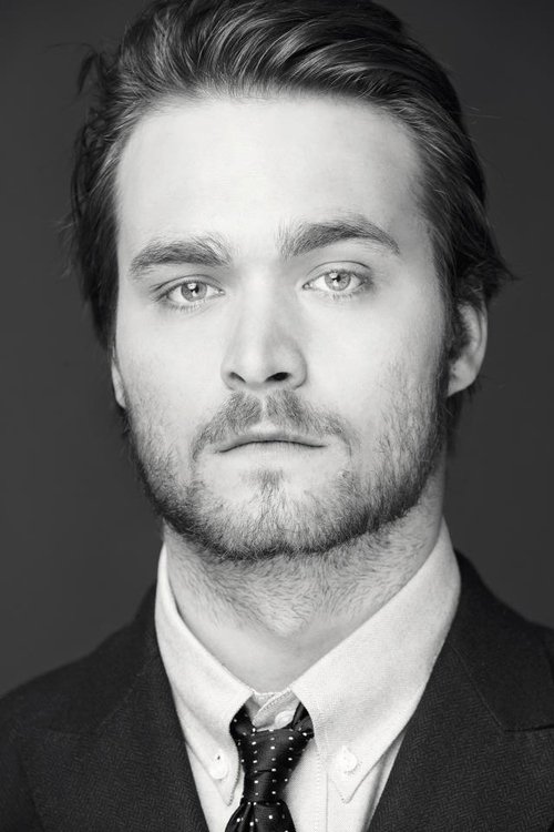 Maxime Dumontier as Pérusse