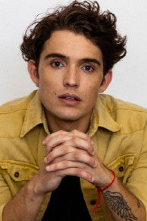 Rafael Coimbra as Perez