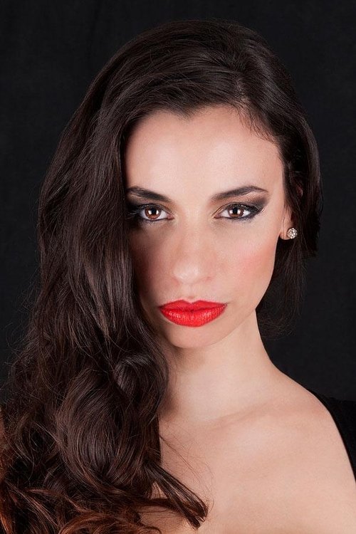 Ana Fontán as Lucía