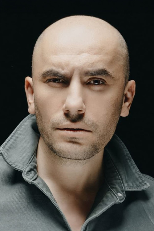 Giray Altınok as Cafer