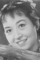 You Jia as 小辫子姑娘