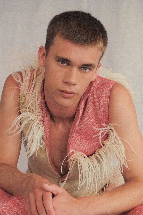 Gleb Abrosimov as Eric