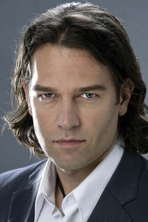 Dario Deak as Joe Ellison