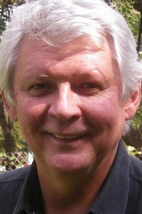 Janusz Mond as Flat Resident