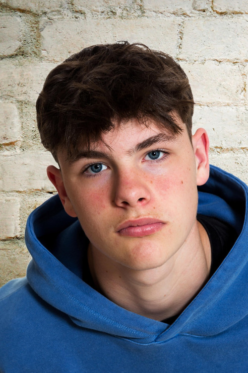 Callum Macreadie as Young Richard