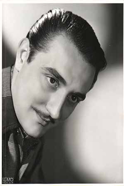 Arturo Rambal as Papá