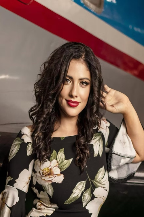 Deisi Del Toro as Lucia