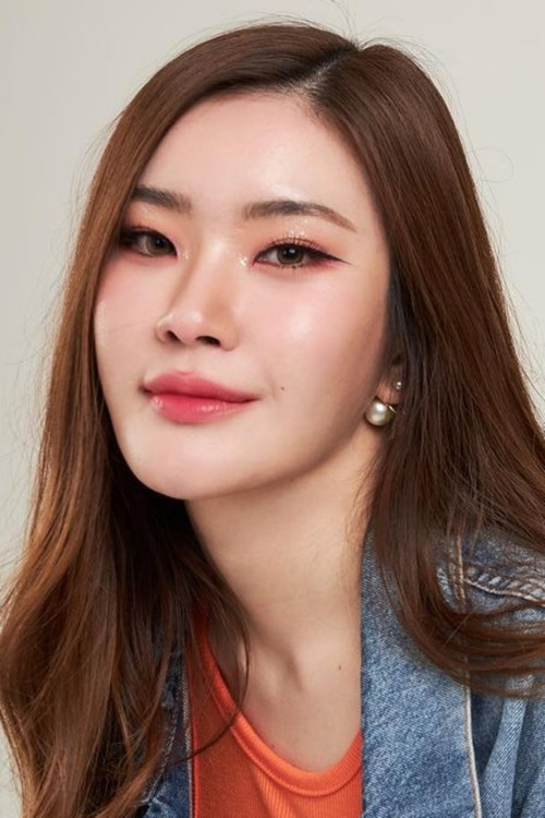 Paphitchaya Phattharalikhitsakun as Khun Sam