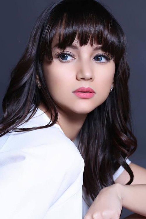 Angelica Simpeler as Sonya