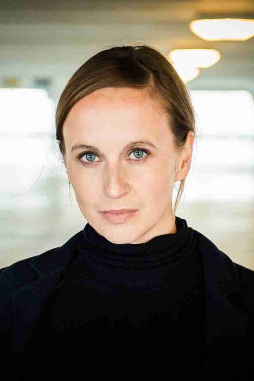 Leonoor Koster as Sandra