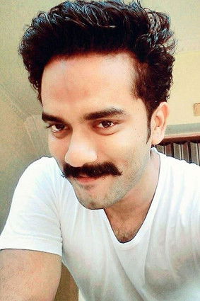 Ashiq Ameer as Karthik