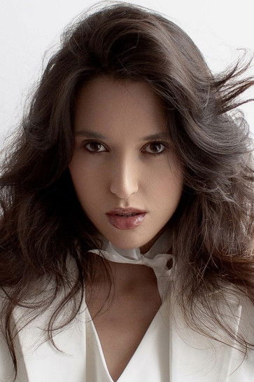 Daria Kondratieva as Dominika (13 years)