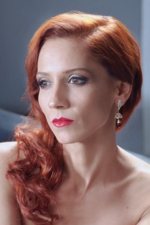 Maruia Shelton as Lena