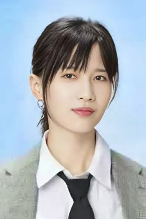 Jiang Yilei as Ling Hong