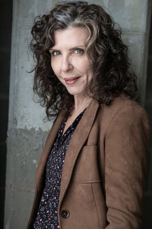 Michelle Neil as Beth