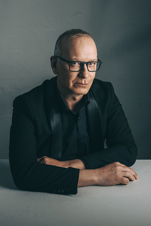 Uroš Smolej as The wasp