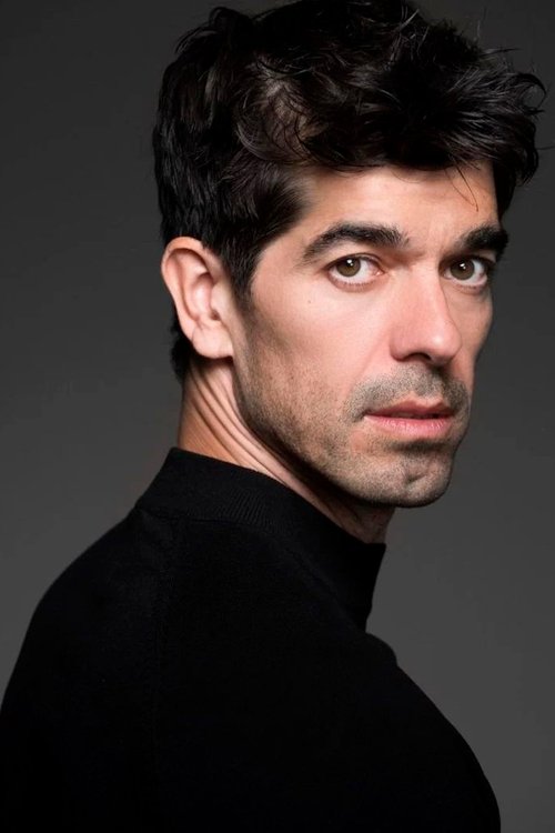 José Carlos Illanes as Pedro de Alvarado (voice)