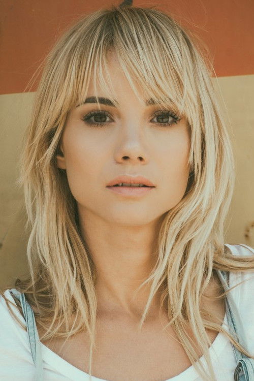 Frankie Stone as Emma (uncredited)