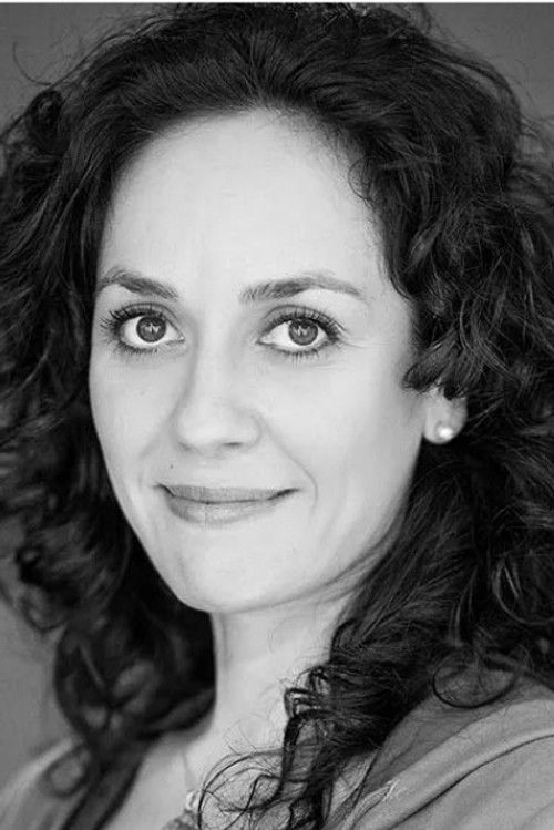 María Elena Mexia as Tarmas