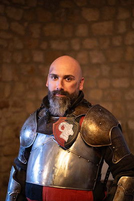 Daniel López Benítez as Royal Guard #2