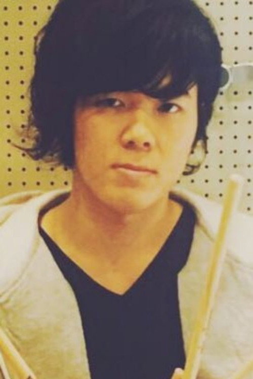 矢尾拓也 as Drummer