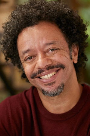 Washington Lins as Daniel