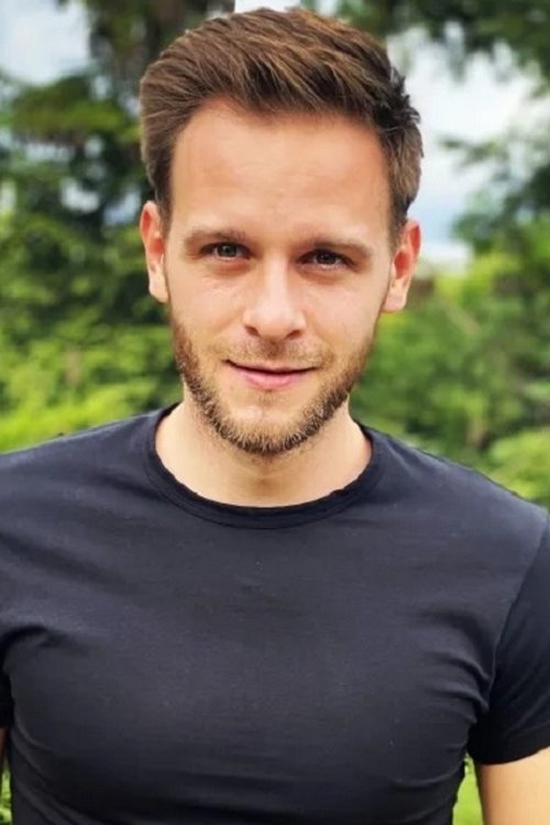 Wojciech Zygmunt as "Czarny" / Ratownik Kuba Szczęsny