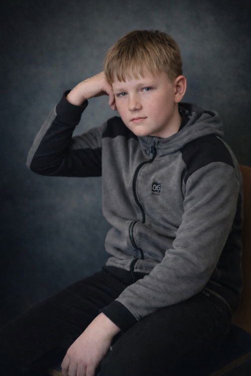 Hjörtur Ísar Hoffman as Hjörtur/ Arnór's Grandpa (voice)